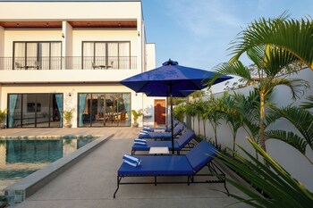 blanc smith private villa
