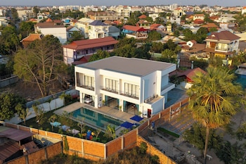 blanc smith private villa