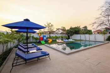 blanc smith private villa