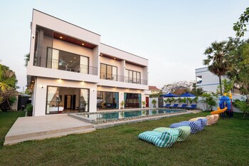 blanc smith private villa
