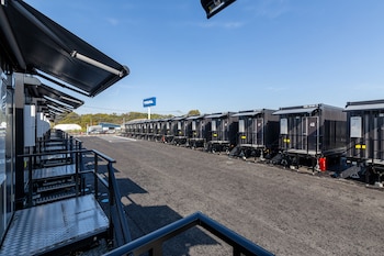hotel r9 the yard tachiarai