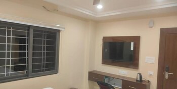 Hotel Shri Vallabh Kripa,,2 star