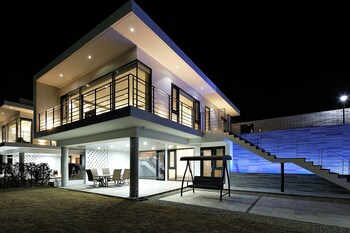 bebridge pool villa resort