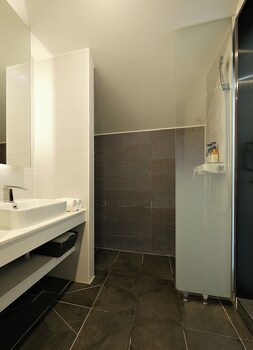 bebridge pool villa resort