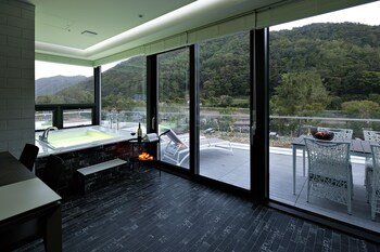 bebridge pool villa resort