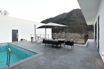 bebridge pool villa resort