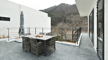 bebridge pool villa resort