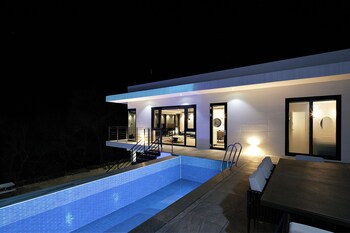 bebridge pool villa resort