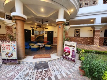 The Kolam,,2 star