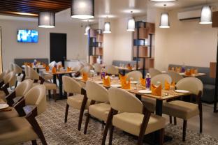 everest inn chakan