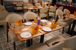 everest inn chakan