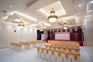 everest inn chakan