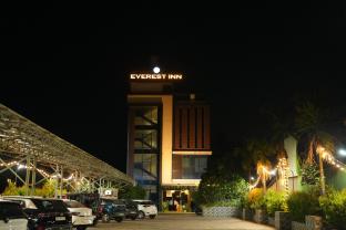 everest inn chakan