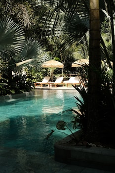 Isla Clara Hotel,,3 star
