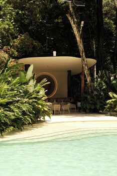 Isla Clara Hotel,,3 star