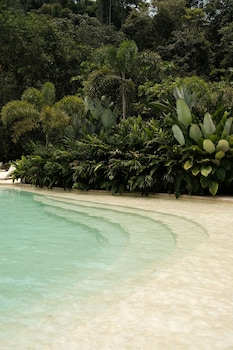 isla clara hotel