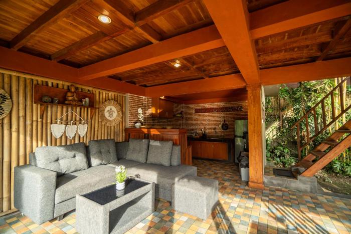 aris villa ubud