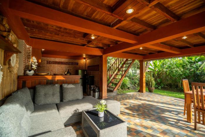 aris villa ubud