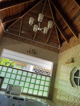 Windbreak Villa,,4 star