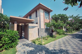 sunrise pool villa cam ranh