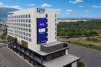 holiday inn express and suites monterrey sendero