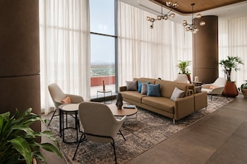 holiday inn express and suites monterrey sendero