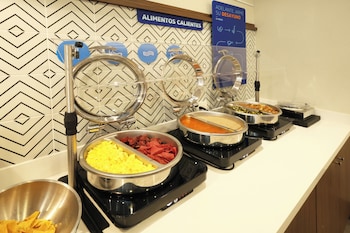 holiday inn express and suites monterrey sendero