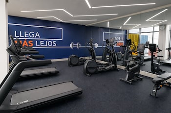 holiday inn express and suites monterrey sendero