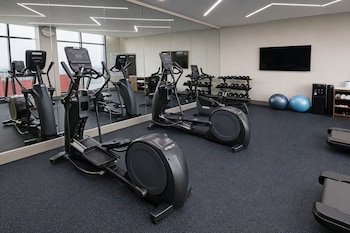 holiday inn express and suites monterrey sendero