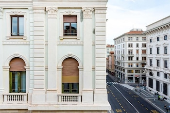 hotiday trieste teatro