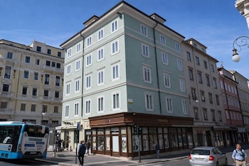 hotiday trieste corso italia