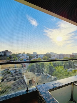 black stone 3 bhk bapu nagar