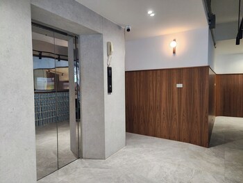 q space sathorn narathiwas 18