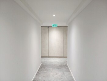 q space sathorn narathiwas 18