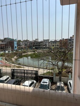 Urban Lake Stay,,2 star