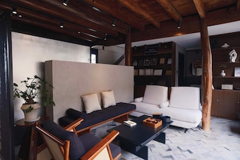 sanfuyizhai homestay