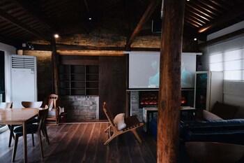 sanfuyizhai homestay