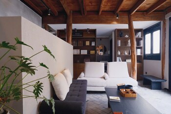 sanfuyizhai homestay