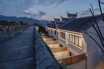 Sanfuyizhai Homestay,,4 star
