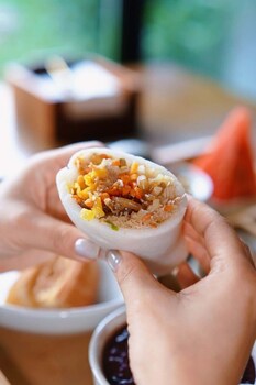 sanfuyizhai homestay