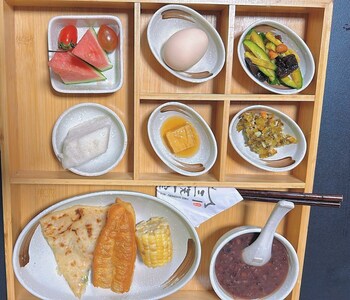 sanfuyizhai homestay