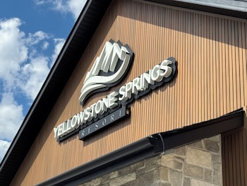 yellowstone springs resort