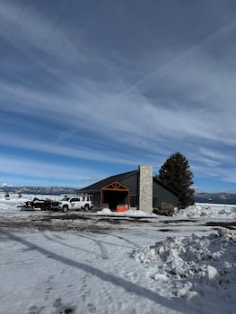 yellowstone springs resort
