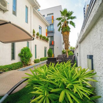 home n luxe apartment