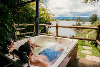 bliss sanctuary vista glamping and club
