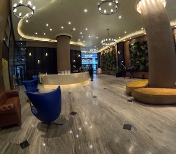 Makati Haven - Century Mall - Knightsbridge Residences,,3 star