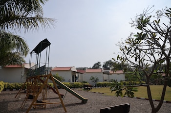 Vanray Farm And Resort,,3 star