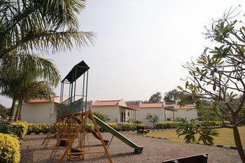 Vanray Farm And Resort,,3 star