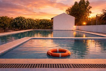 Vanray Farm And Resort,,3 star