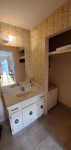 town n country motor inn